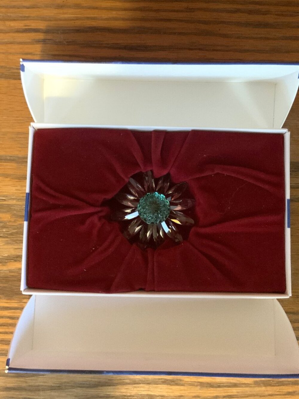 Swarovski Crystal Green Marguerite Daisy Flower Figurine